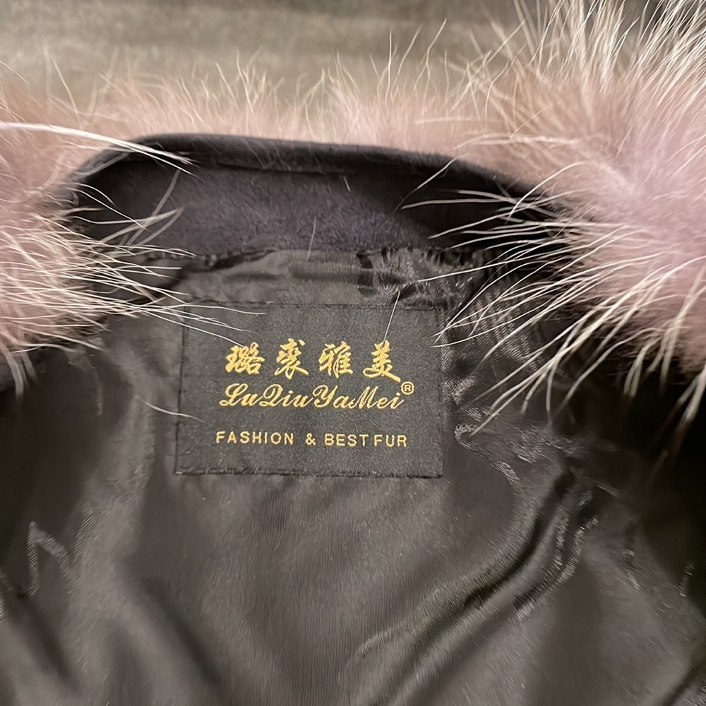 Fur jacket - Picture 5 of 16